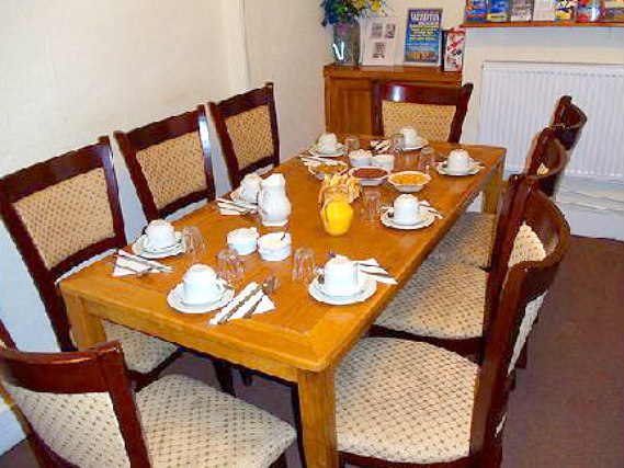 Holly House Hotel London has breakfast facilities