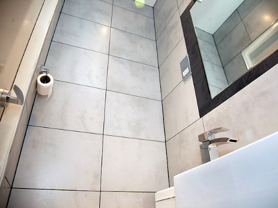 A typical bathroom at Vegas Hotel London
