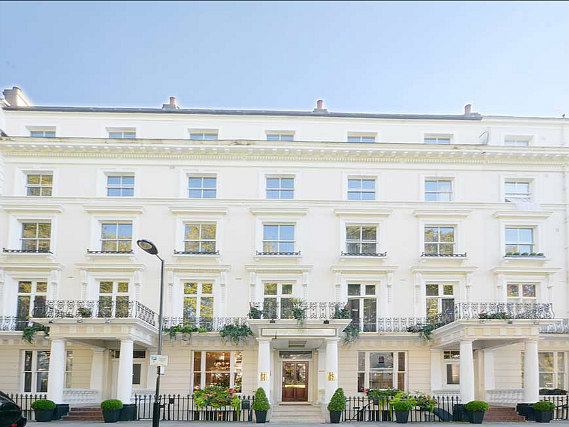 The exterior of Shaftesbury Premier Notting Hill