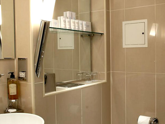 A typical bathroom at Shaftesbury Kensington Hotel