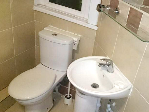 A Bathroom at City View Hotel Stratford