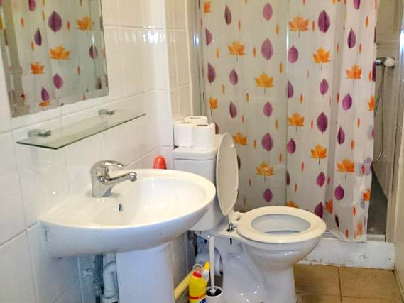 A bathroom at City View Hotel Stratford