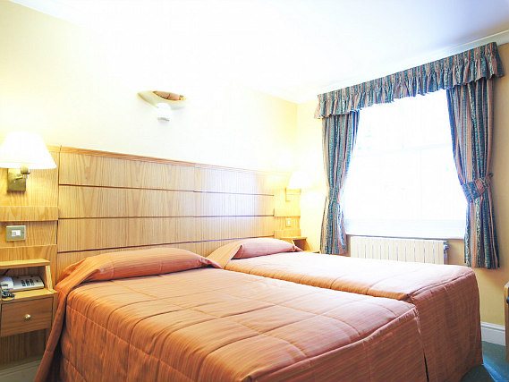 A room at Nayland Hotel London