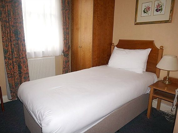 Single rooms at Victor Hotel London Victoria provide privacy