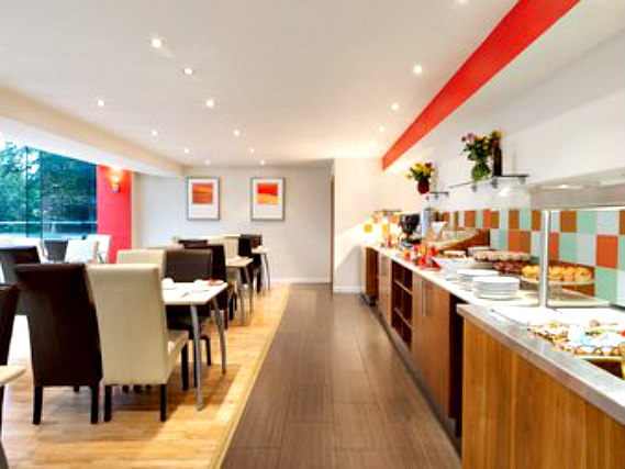 Enjoy breakfast at Ramada Hounslow - Heathrow East