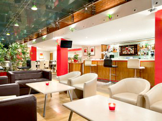 Take time to eat at Ramada Hounslow - Heathrow East