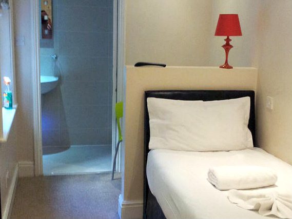 Single rooms at O Paddington Hotel provide privacy