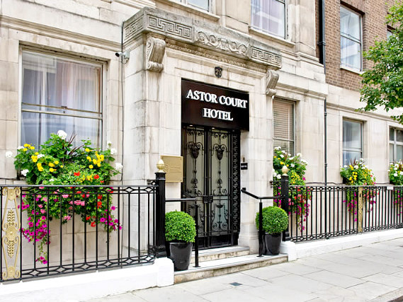 An outside view of Astor Court Hotel