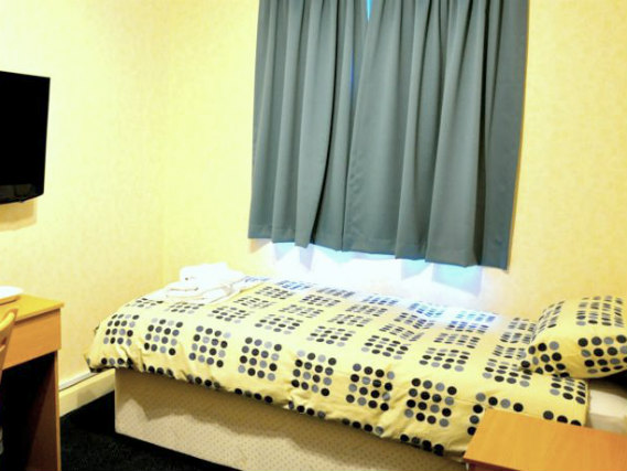 Heathrow Lodge has single rooms
