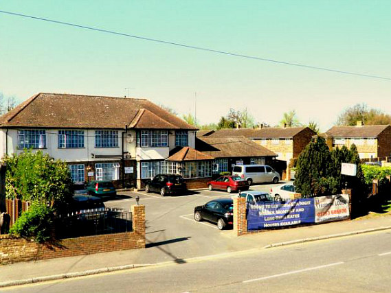 The outside of Heathrow Lodge