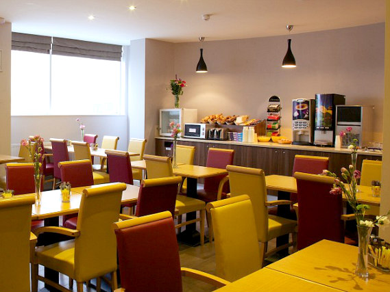 A place to eat at Comfort Inn Edgware Road