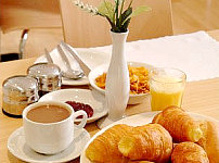 Breakfast at City Continental London Kensington gives you a great start to your day