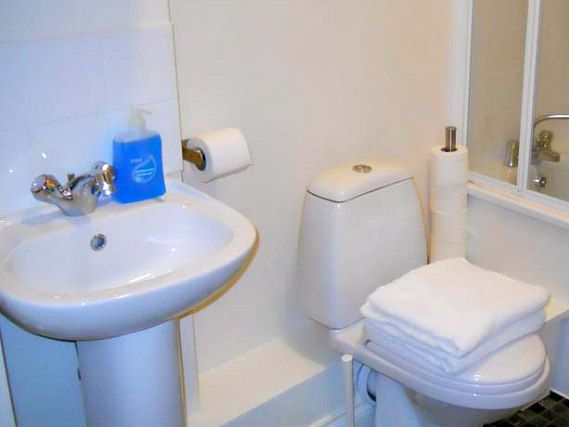 A bathroom at Bowcity Apartments