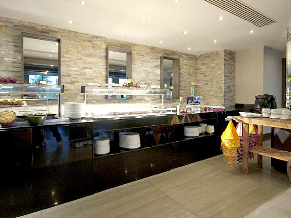 Enjoy breakfast at Holiday Inn Express Park Royal